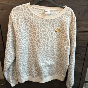 Nike Women's White and Gray Animal Print Fleece Sweater